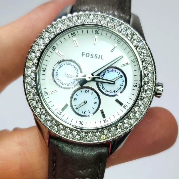 Fossil Watch ES2995 Silver Crystal Brown Leather Wristband White Face NWT - Picture 1 of 14